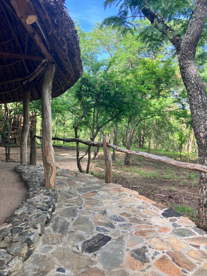 Lemara Eco Camp Hotel Kisaki Luaran gambar