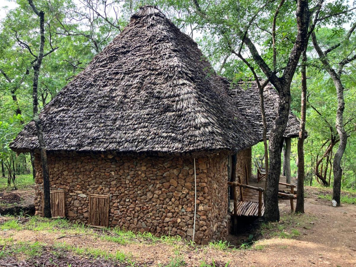Lemara Eco Camp Hotel Kisaki Luaran gambar